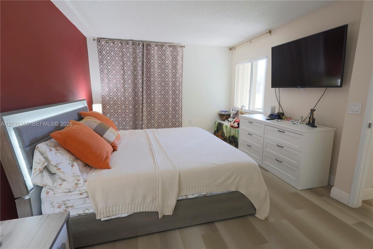 12750 SW 15th St , Unit 106D, Pembroke Pines, FL 33027 Photo