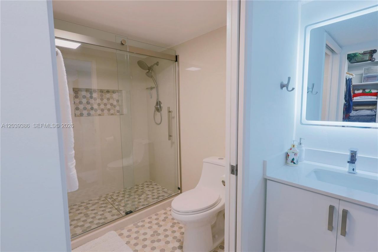12750 SW 15th St , Unit 106D, Pembroke Pines, FL 33027 Photo
