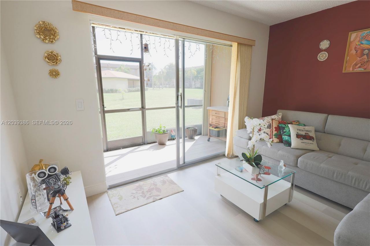 12750 SW 15th St , Unit 106D, Pembroke Pines, FL 33027 Photo