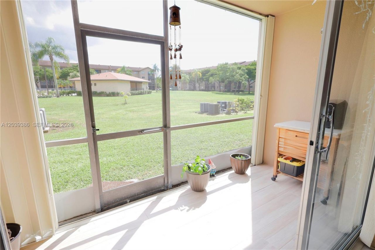 12750 SW 15th St , Unit 106D, Pembroke Pines, FL 33027 Photo