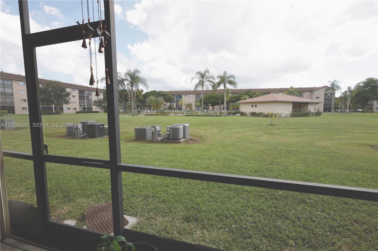12750 SW 15th St , Unit 106D, Pembroke Pines, FL 33027 Photo