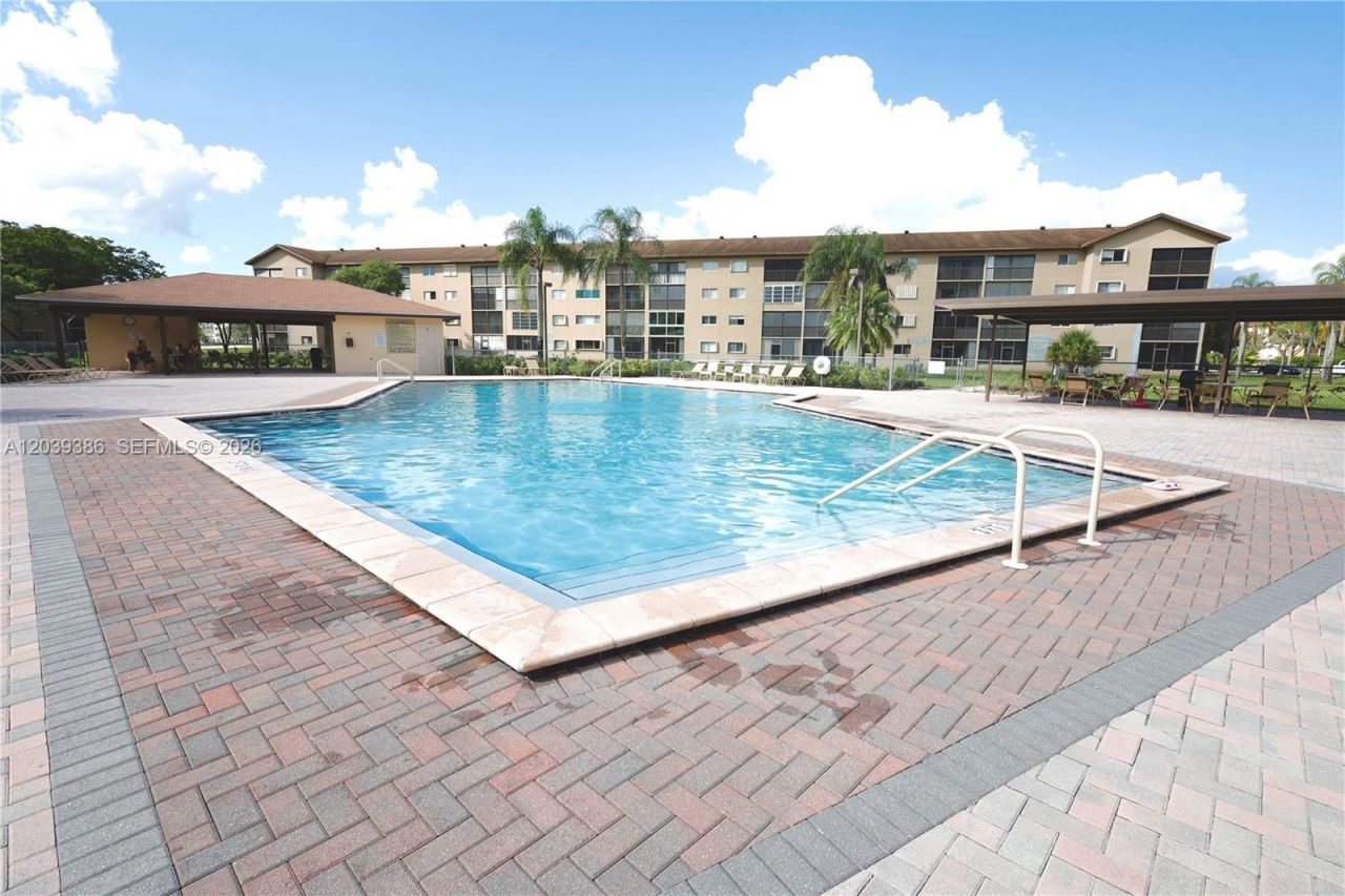 12750 SW 15th St , Unit 106D, Pembroke Pines, FL 33027 Photo