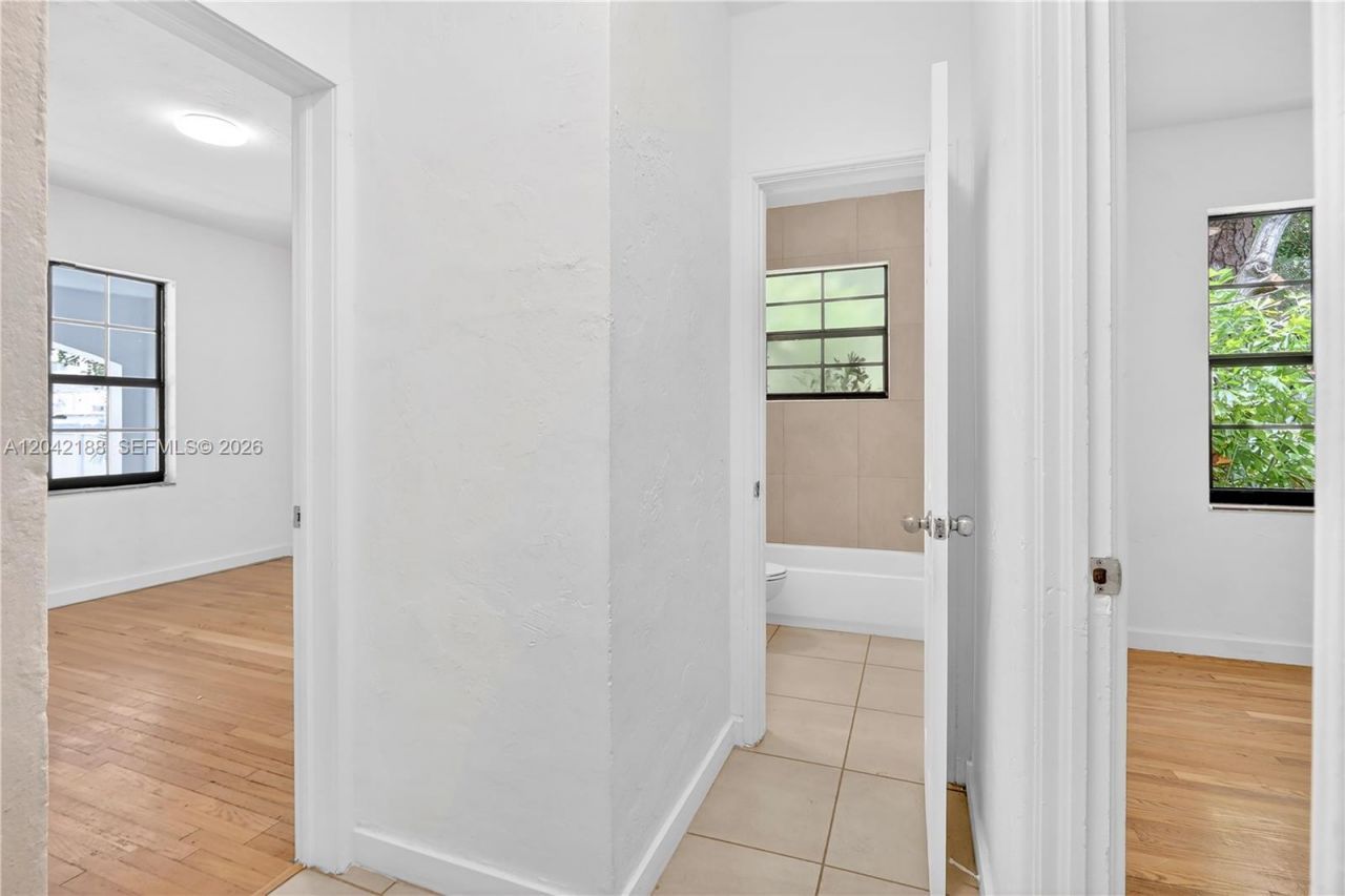 322 SW 18th Road , Miami, FL 33129 Photo