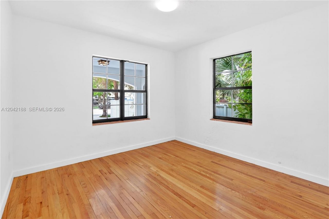 322 SW 18th Road , Miami, FL 33129 Photo