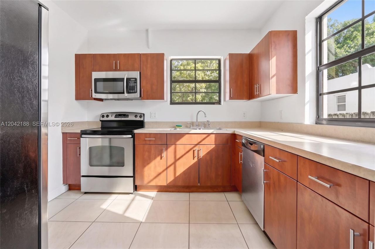 322 SW 18th Road , Miami, FL 33129 Photo