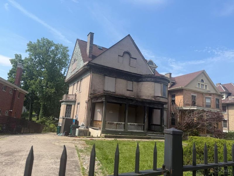 755 N Fred Shuttlesworth Circle, Cincinnati, OH 45229 Photo 2
