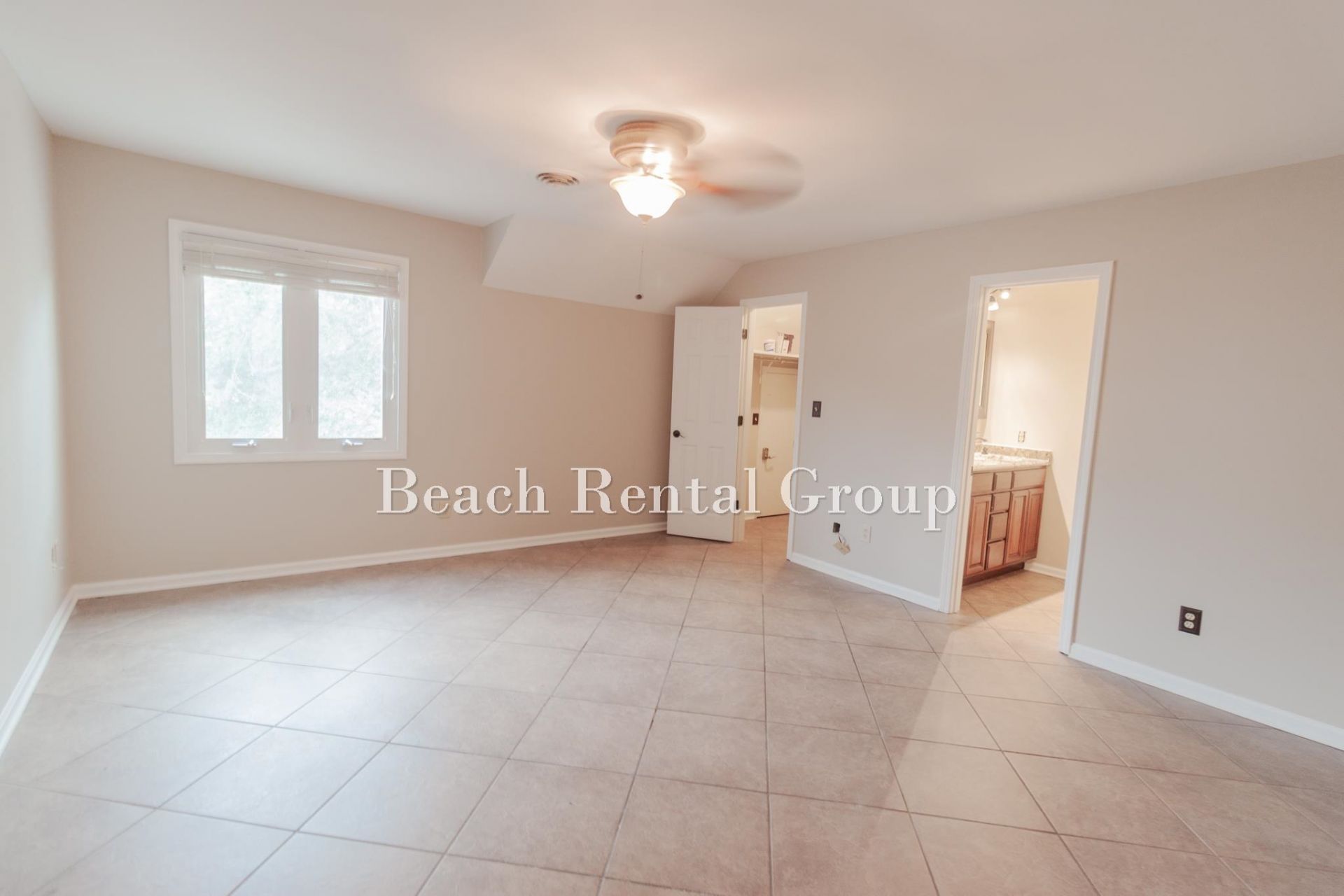 2010 Sand Dunes Dr.  Photo 12
