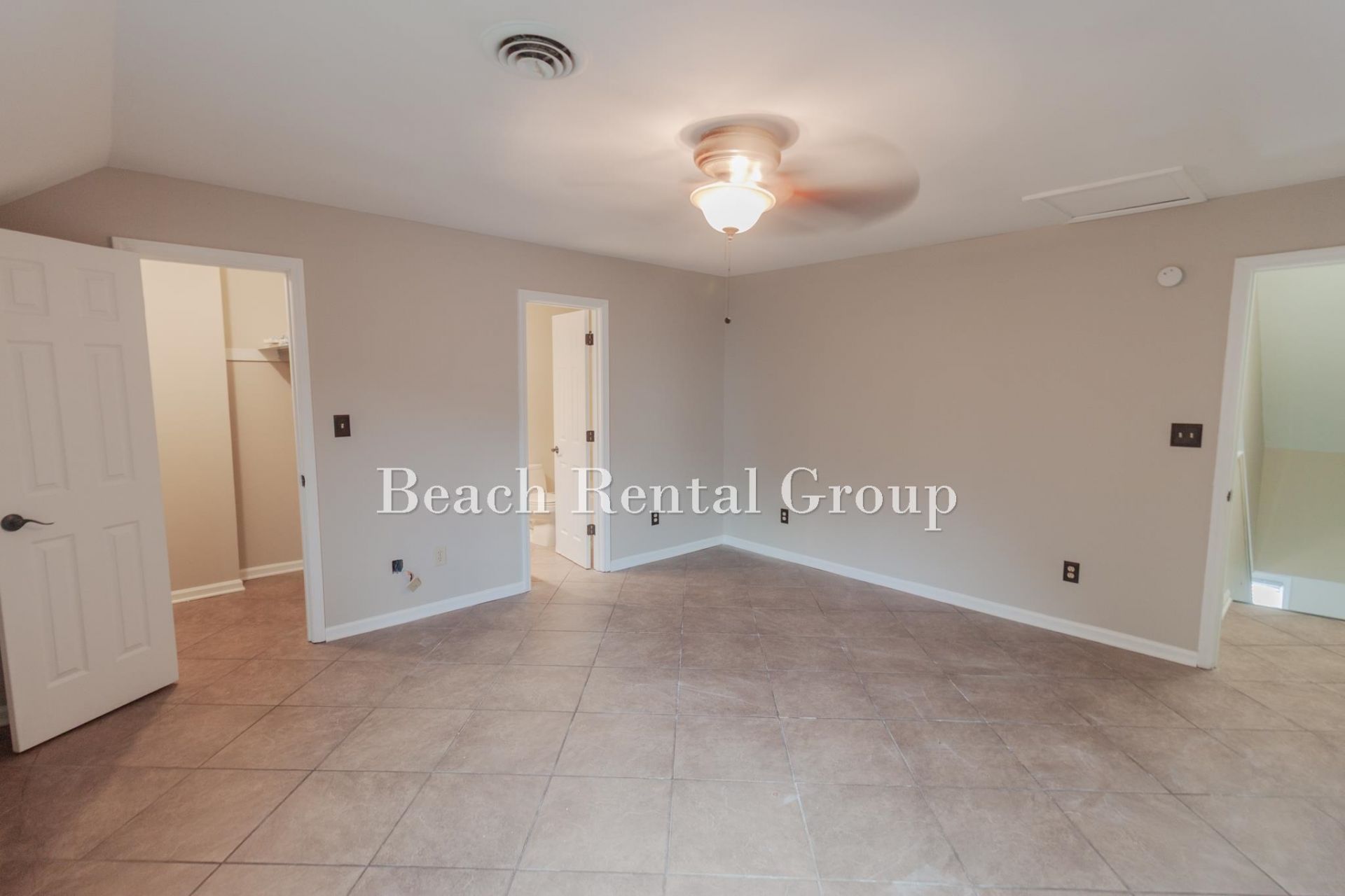 2010 Sand Dunes Dr.  Photo 14