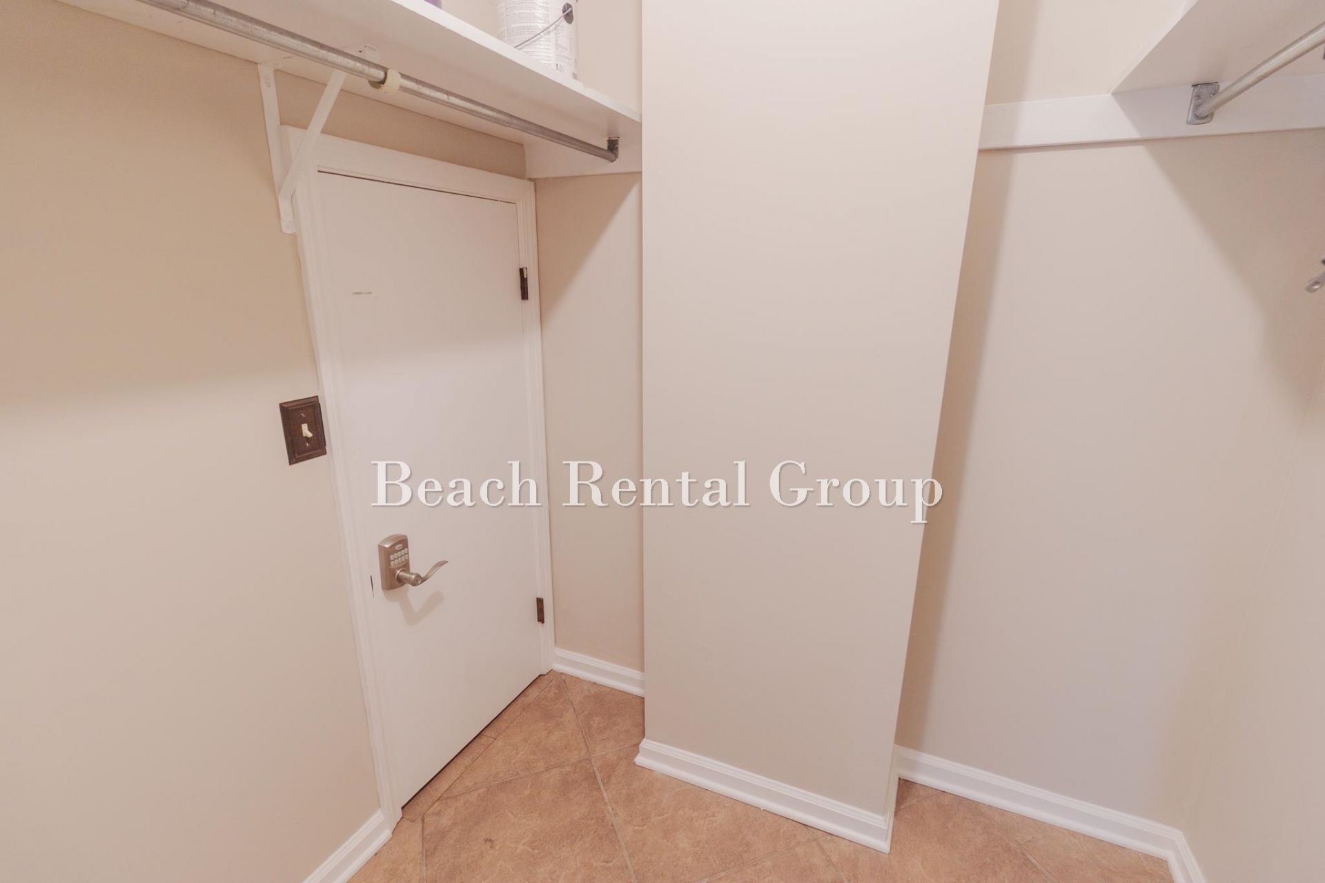 2010 Sand Dunes Dr.  Photo 17