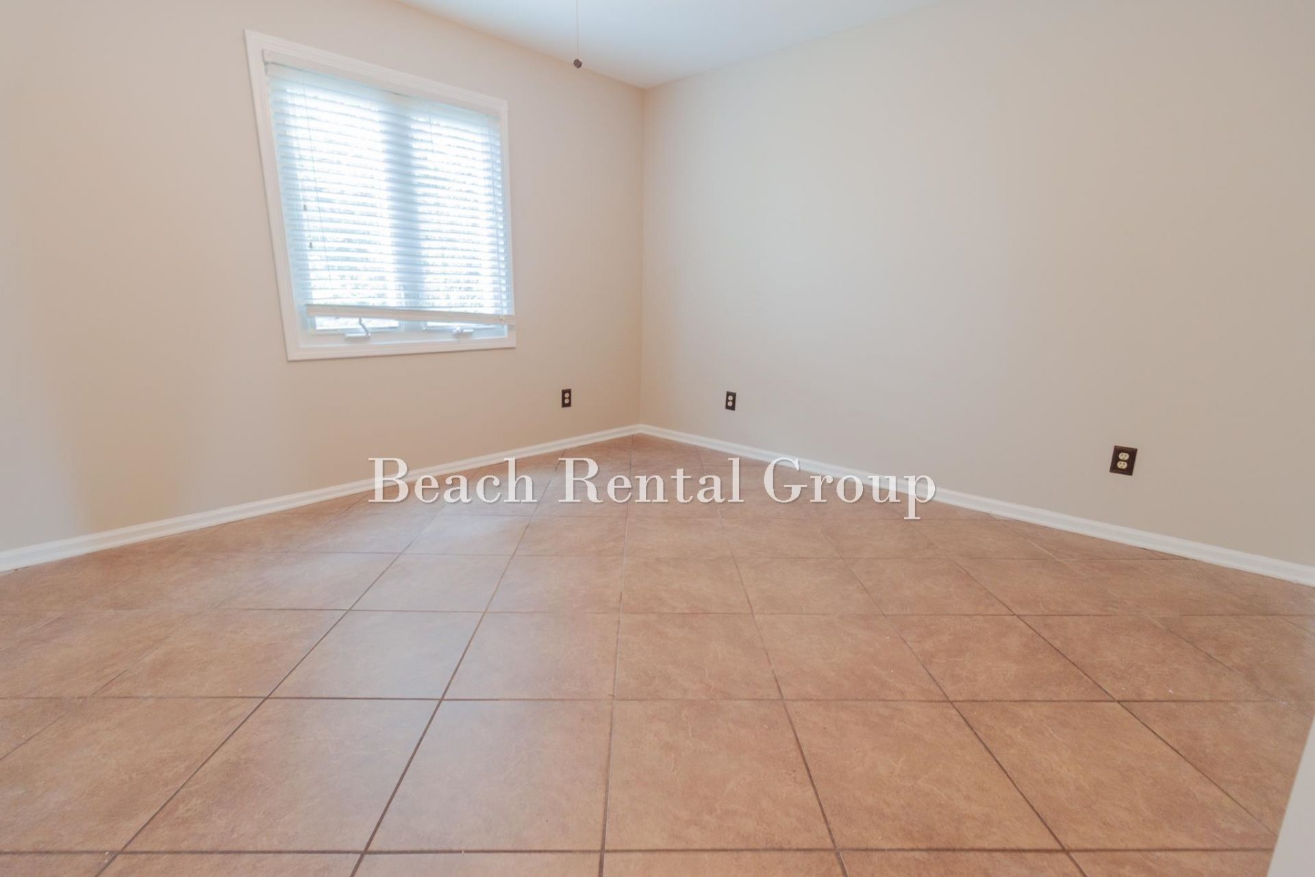 2010 Sand Dunes Dr.  Photo 19