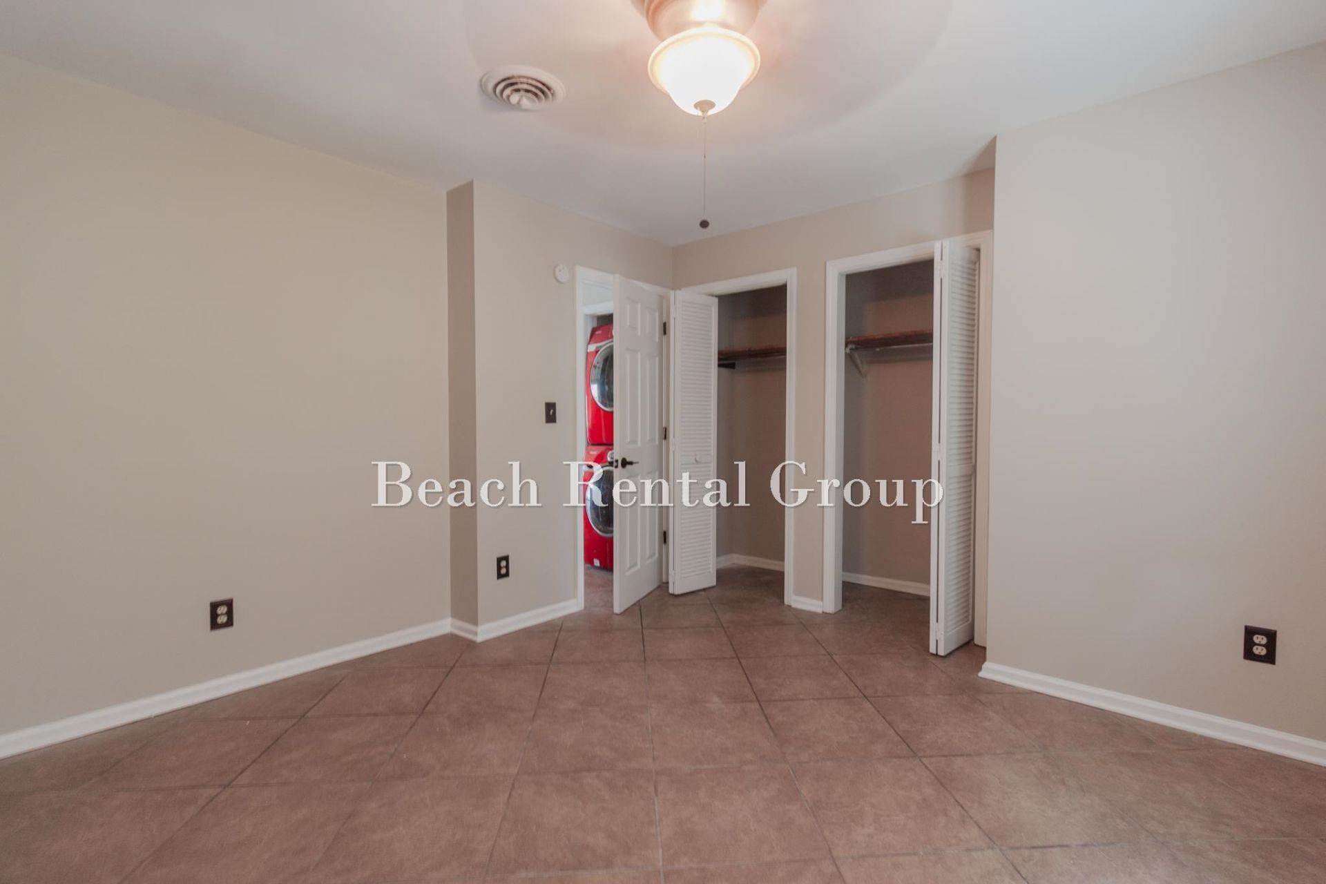 2010 Sand Dunes Dr.  Photo 5