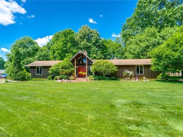 5269 Woodview Avenue , Louisville, OH 44641