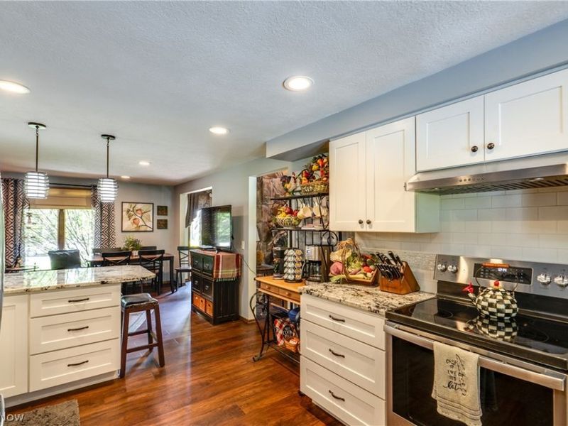 5269 Woodview Avenue, Louisville, OH 44641 Photo 10