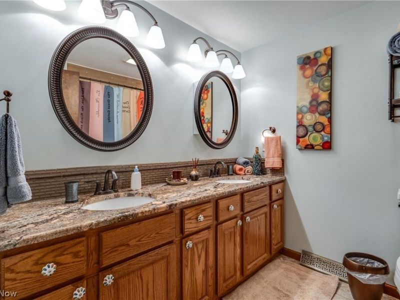 5269 Woodview Avenue, Louisville, OH 44641 Photo 18