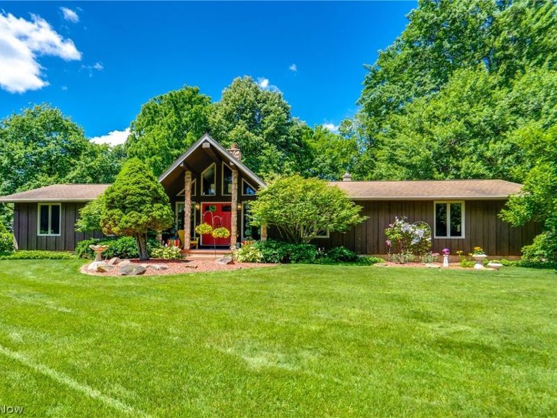 5269 Woodview Avenue, Louisville, OH 44641 Photo 2
