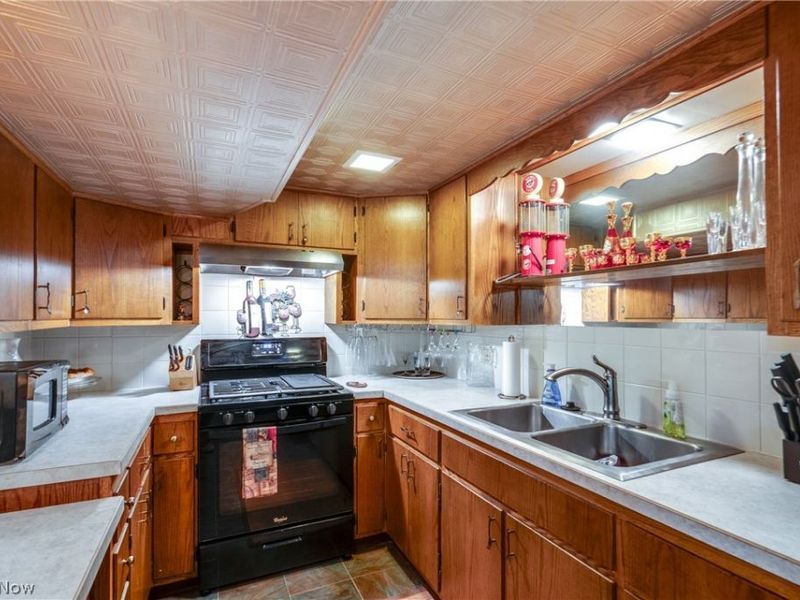 5269 Woodview Avenue, Louisville, OH 44641 Photo 23