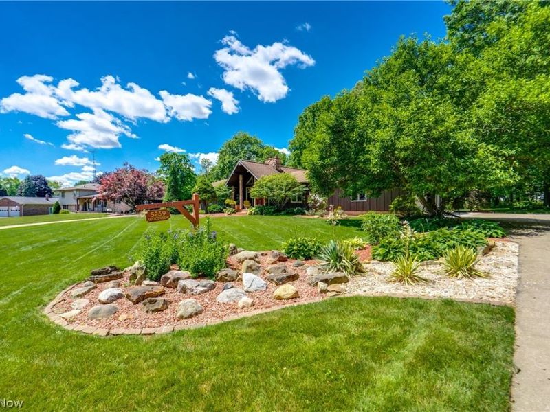 5269 Woodview Avenue, Louisville, OH 44641 Photo 3