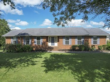 923 Meadow Lane, Harrodsburg, KY 40330