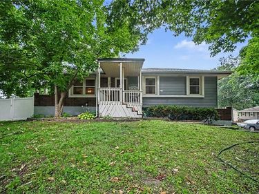 120 Baker Street, Buckner, MO 64016