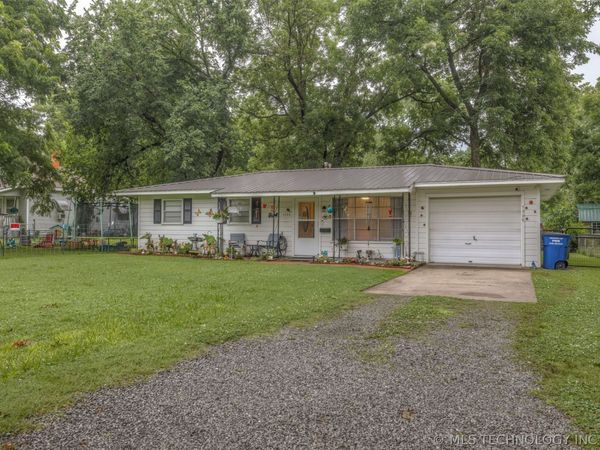 1006 SE 12th Street , Wagoner, OK 74467