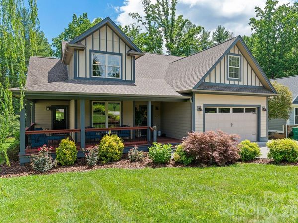36 Copper Mill Court , Candler, NC 28715