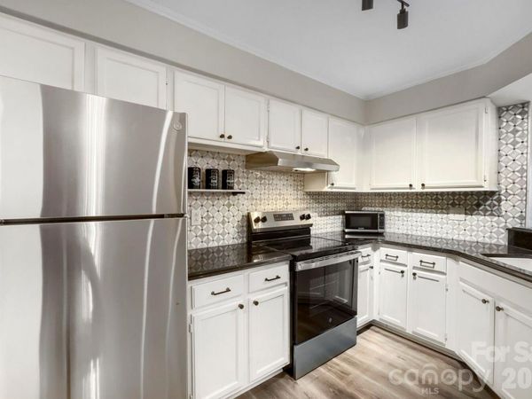 2520 Stradbrook Drive, Charlotte, NC 28210