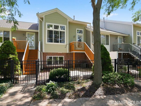 1389 Quarterline Commons, Unit 11, Holland, MI 49423