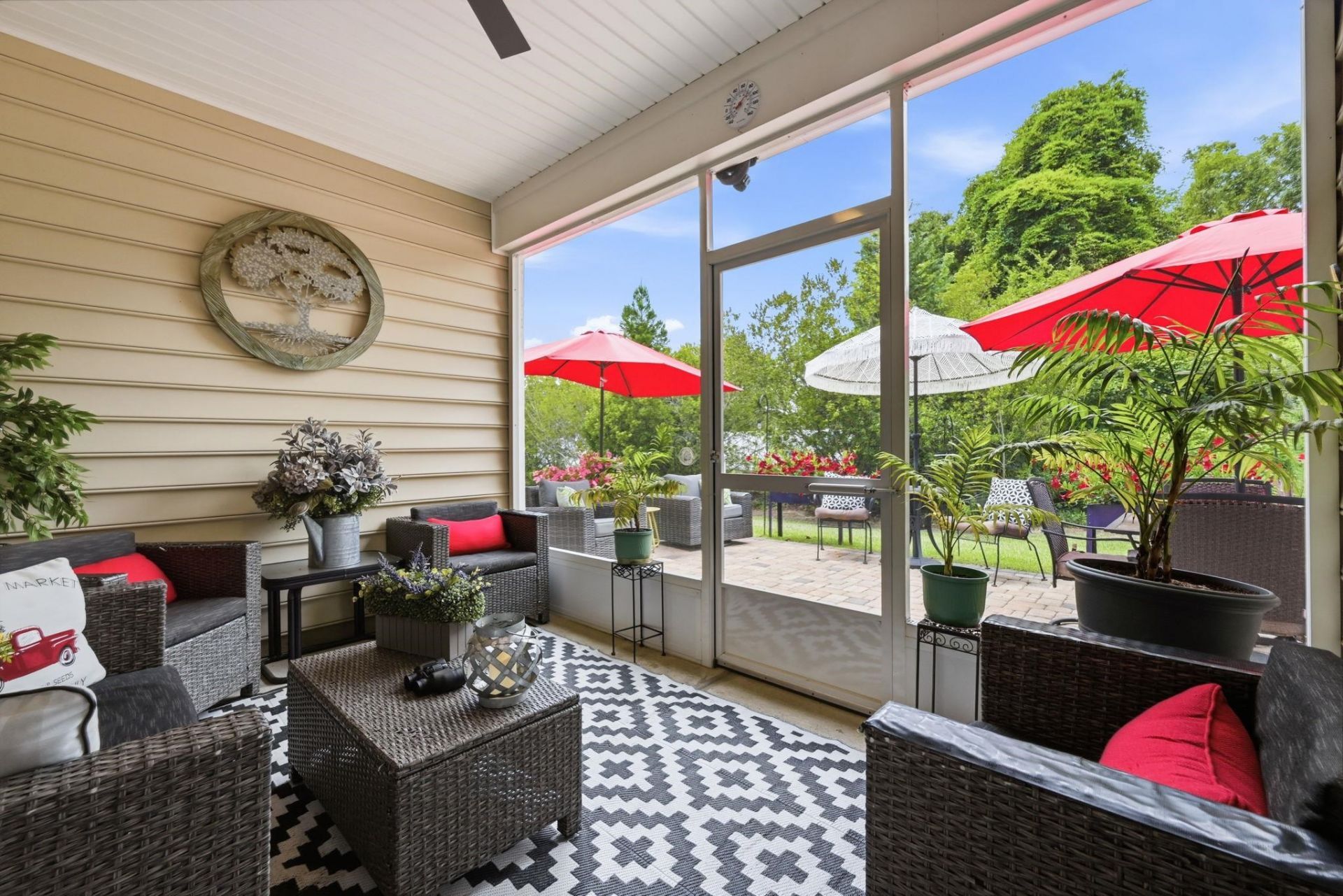 472 Craigflower Ct. Photo 37