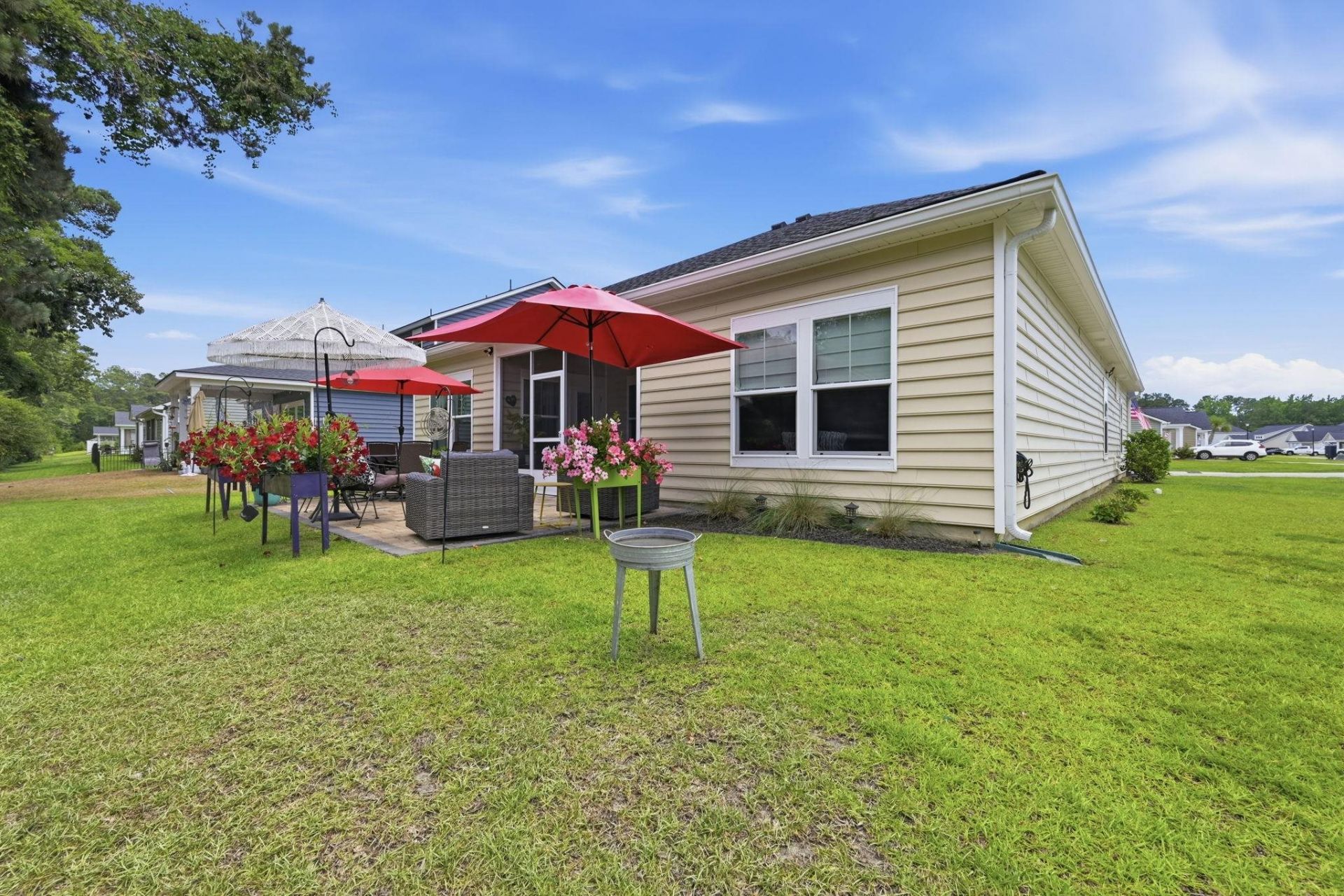 472 Craigflower Ct. Photo 38