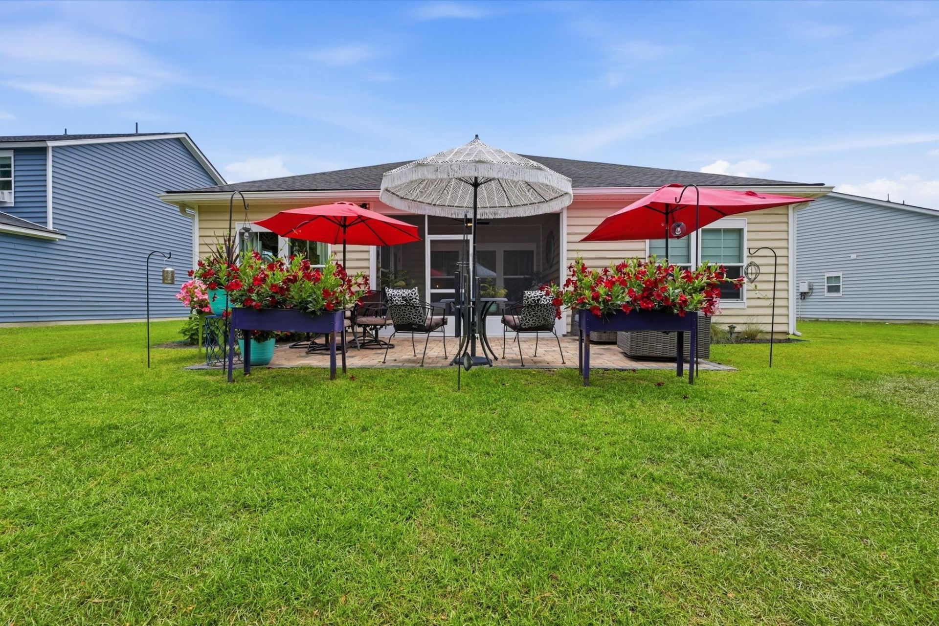 472 Craigflower Ct. Photo 39