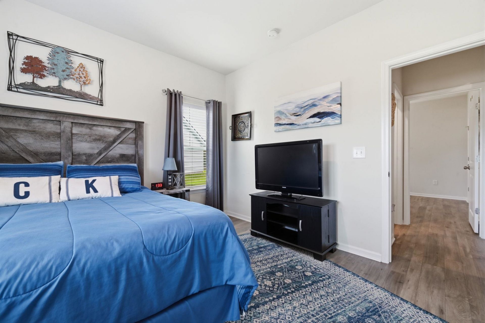 472 Craigflower Ct. Photo 8