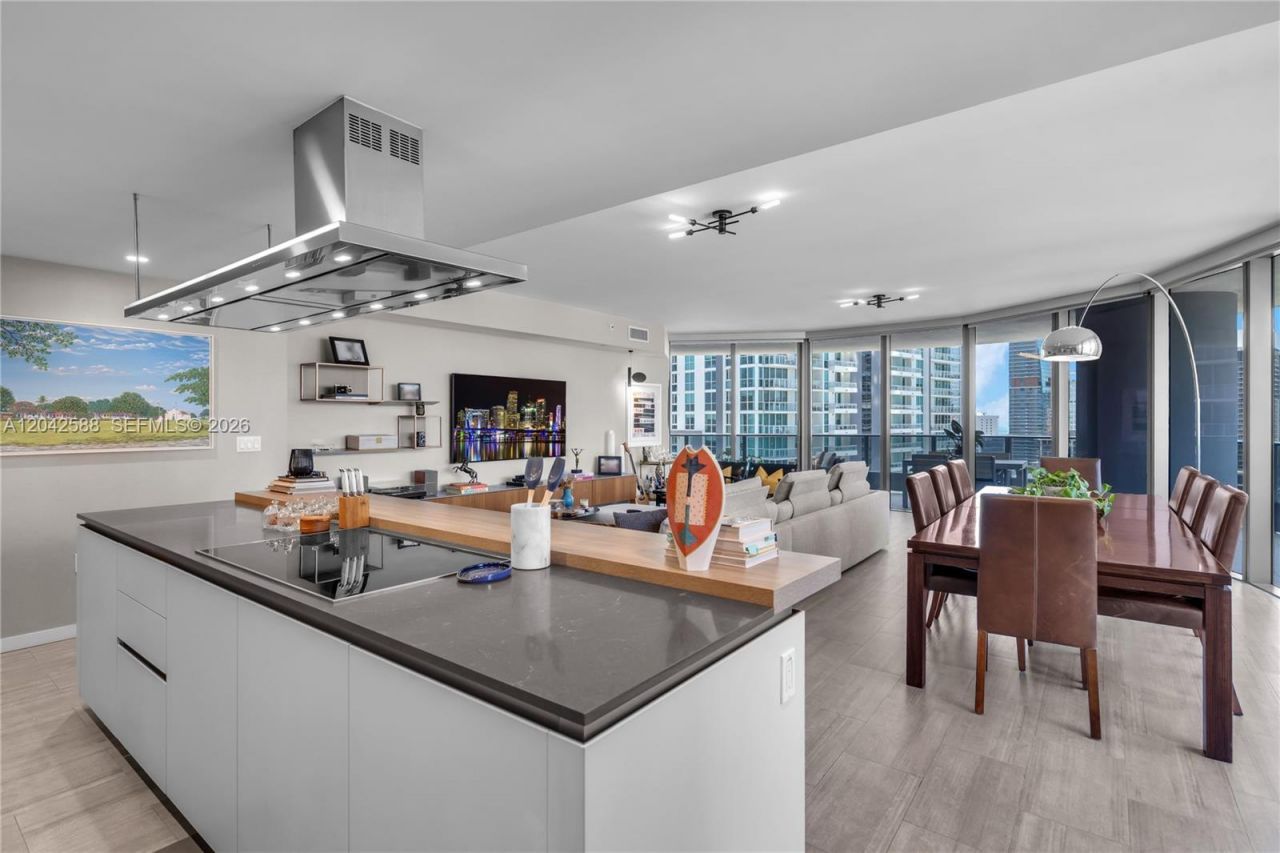 1000 Brickell Plz , Unit 2402, Miami, FL 33131 Photo