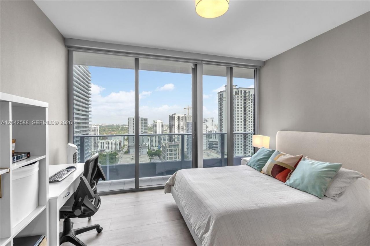 1000 Brickell Plz , Unit 2402, Miami, FL 33131 Photo