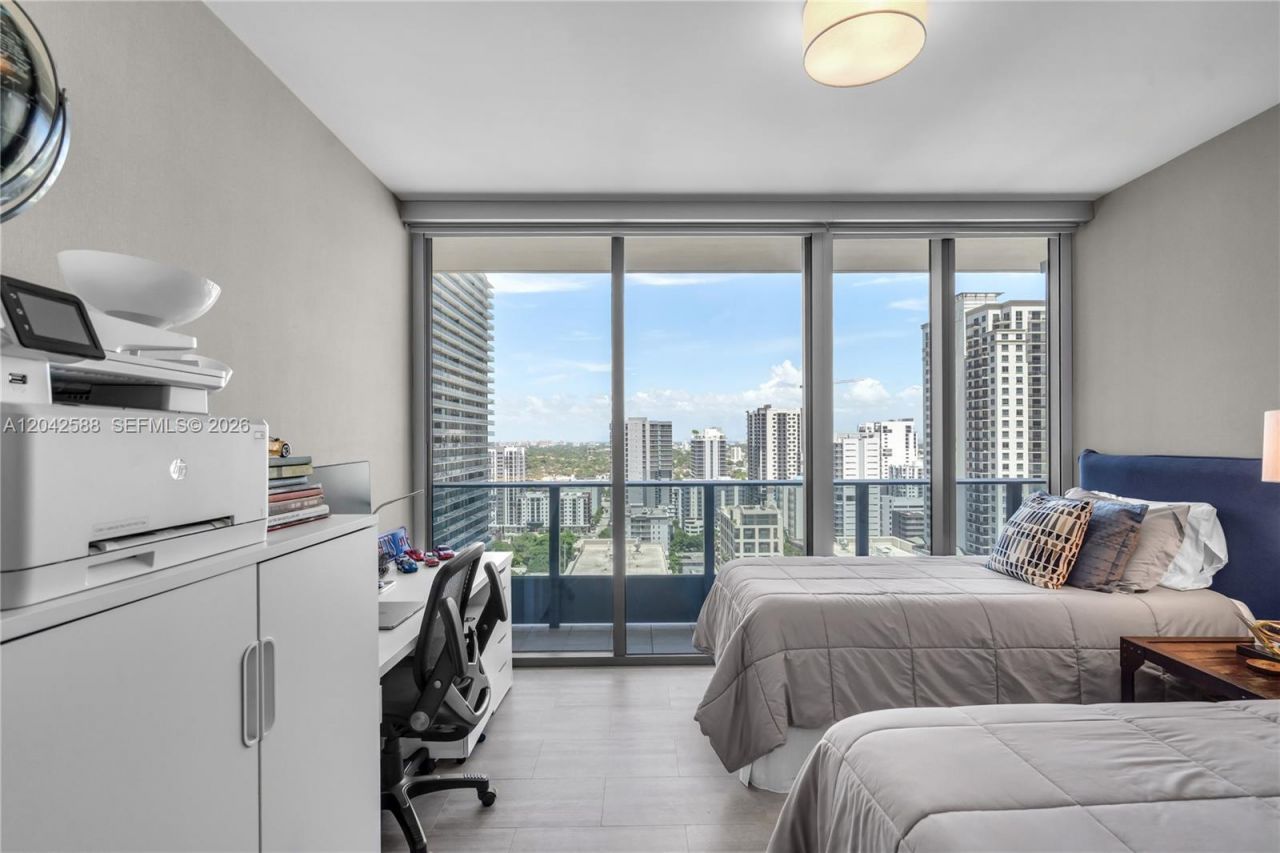 1000 Brickell Plz , Unit 2402, Miami, FL 33131 Photo