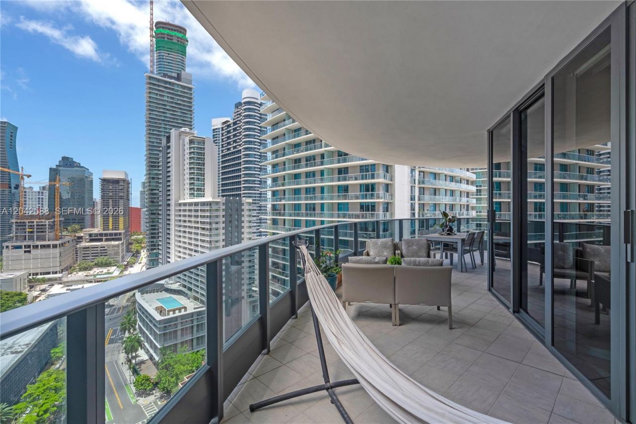 1000 Brickell Plz , Unit 2402, Miami, FL 33131 Photo