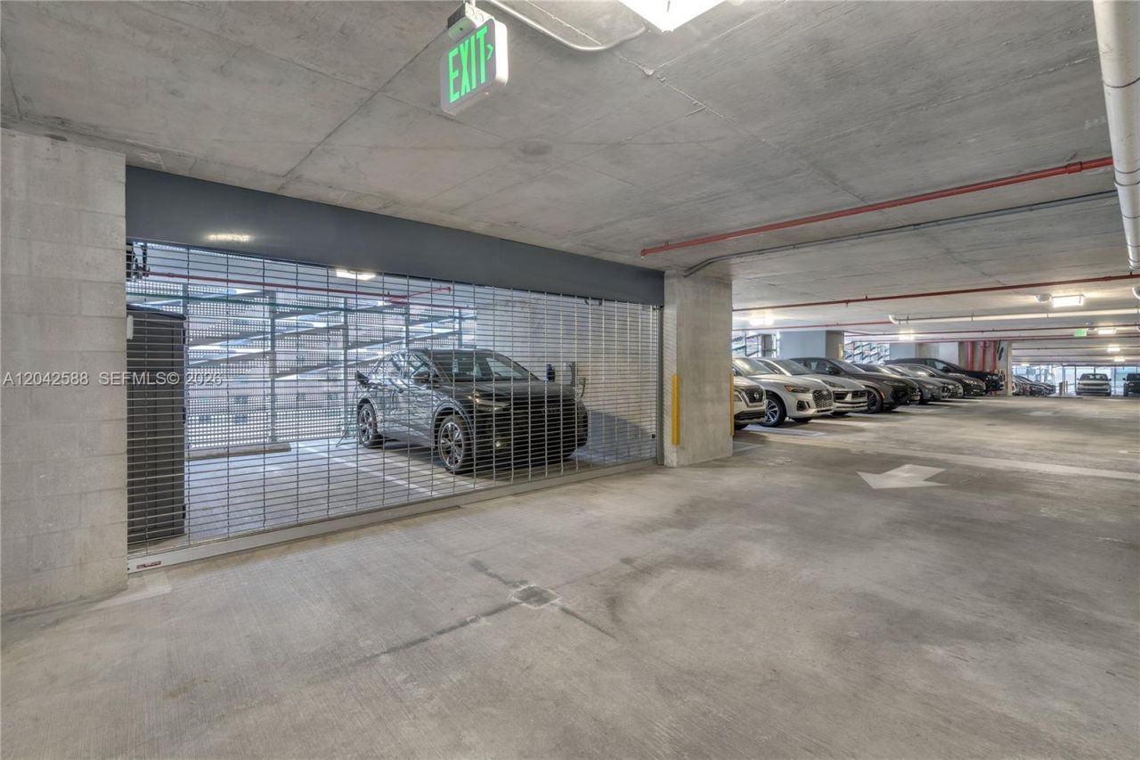 1000 Brickell Plz , Unit 2402, Miami, FL 33131 Photo