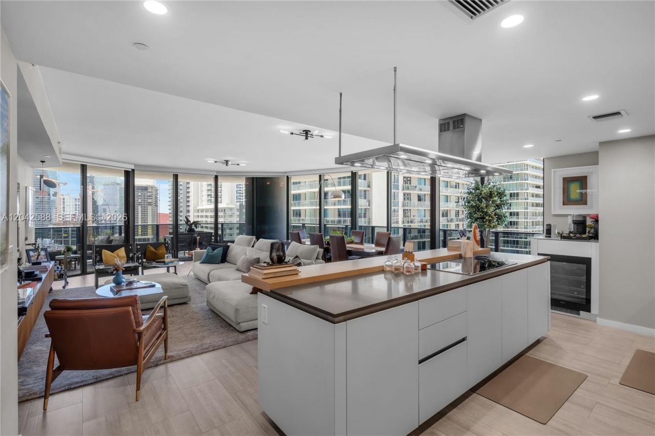 1000 Brickell Plz , Unit 2402, Miami, FL 33131 Photo