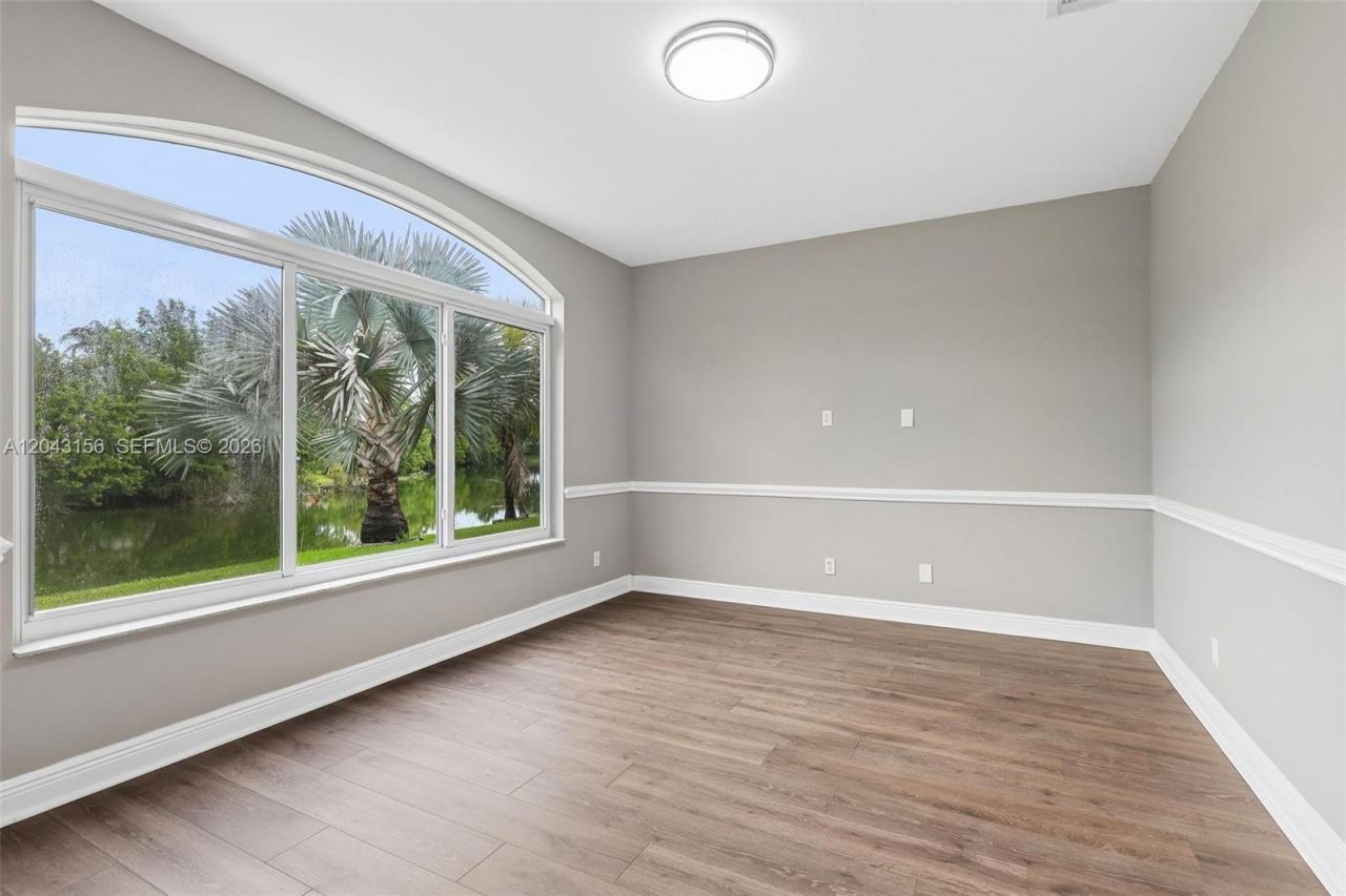 2162 NW 77th Ter , Pembroke Pines, FL 33024 Photo