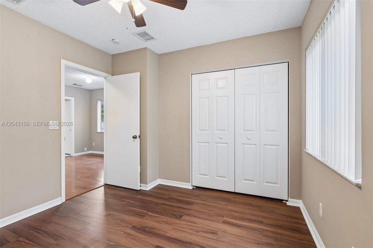 2162 NW 77th Ter , Pembroke Pines, FL 33024 Photo