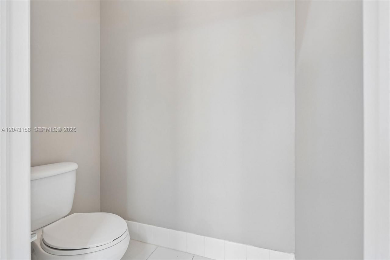 2162 NW 77th Ter , Pembroke Pines, FL 33024 Photo