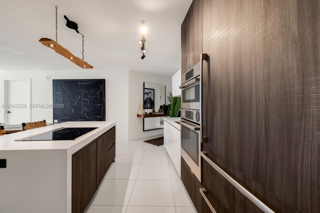 851 NE 1st Ave , Unit 3403, Miami, FL 33132 Photo