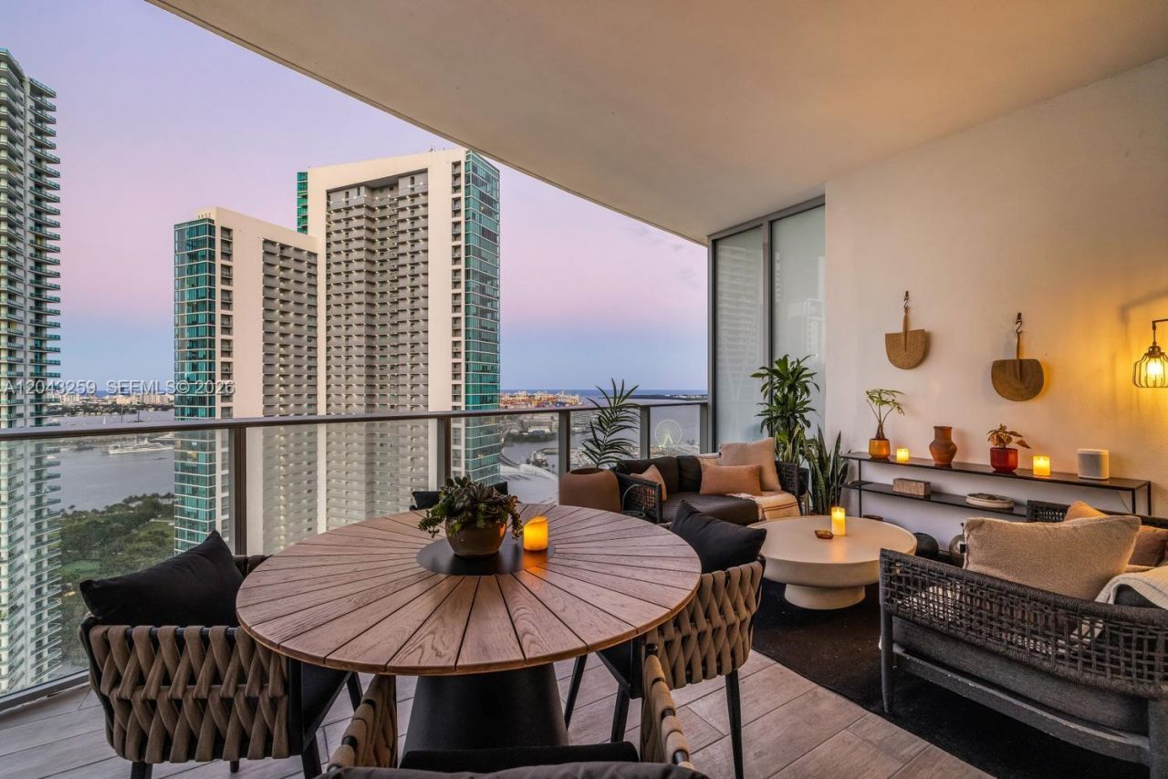 851 NE 1st Ave , Unit 3403, Miami, FL 33132 Photo
