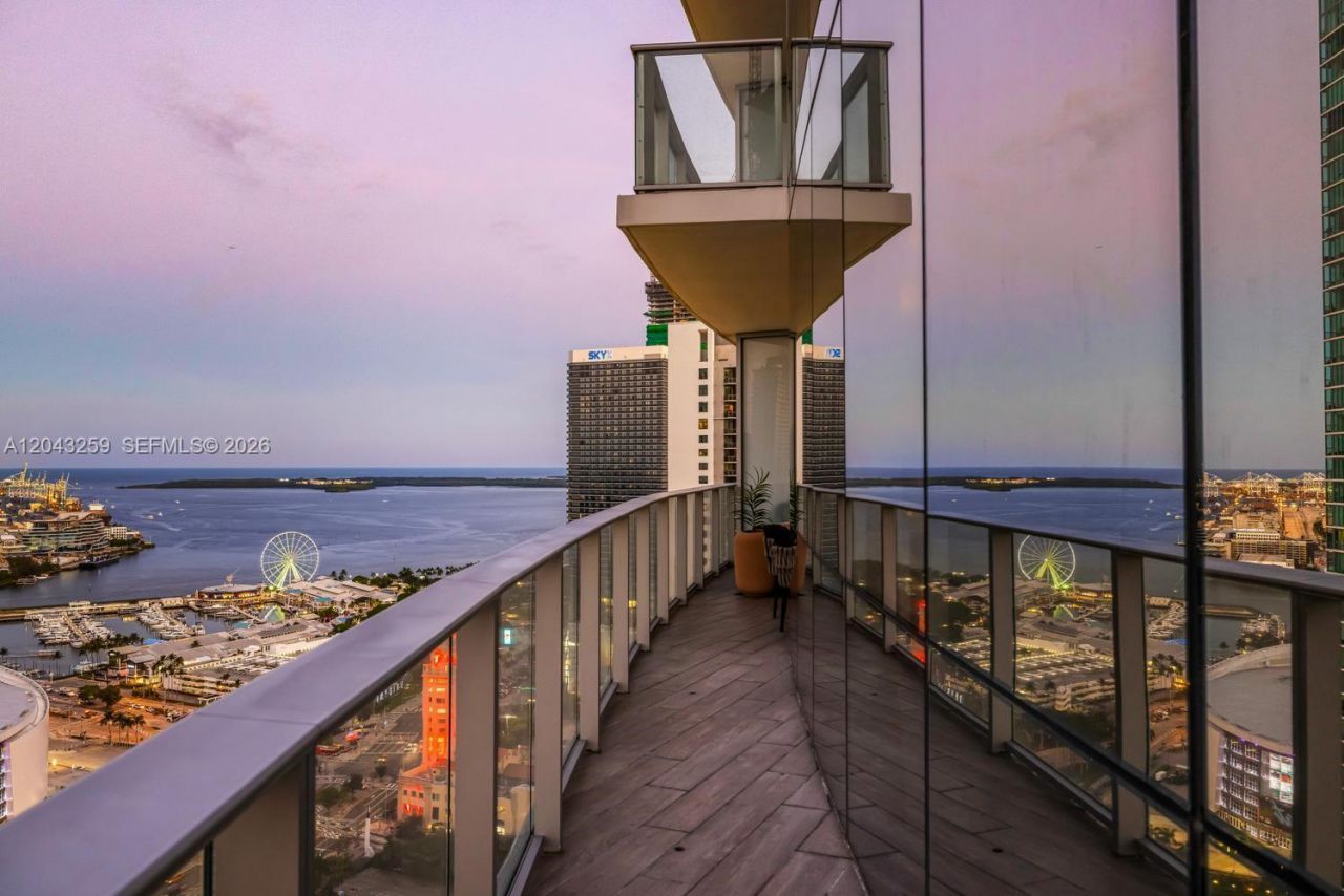 851 NE 1st Ave , Unit 3403, Miami, FL 33132 Photo