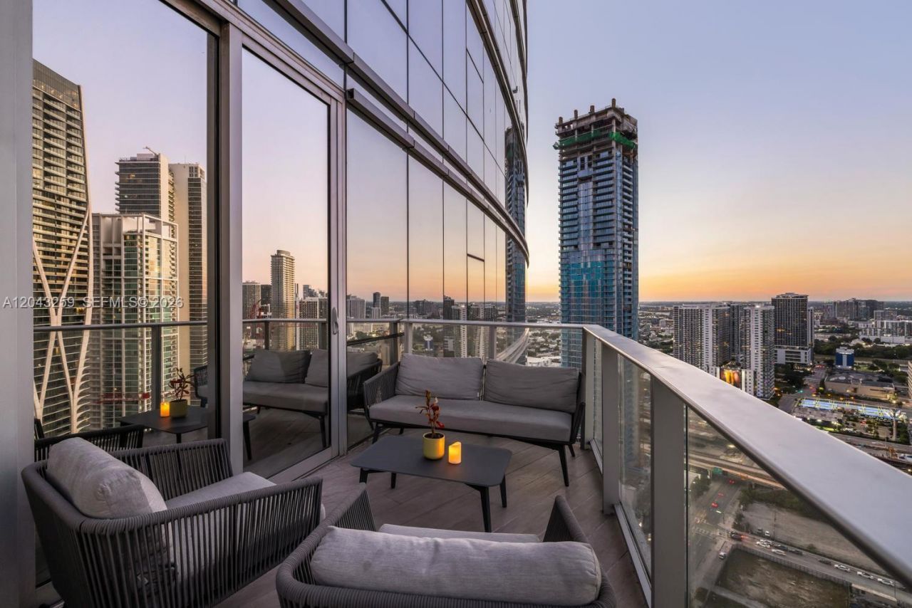 851 NE 1st Ave , Unit 3403, Miami, FL 33132 Photo