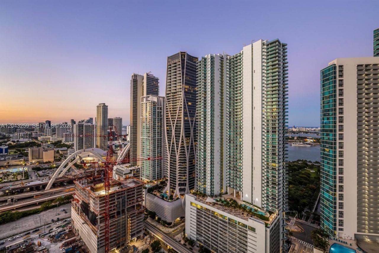 851 NE 1st Ave , Unit 3403, Miami, FL 33132 Photo