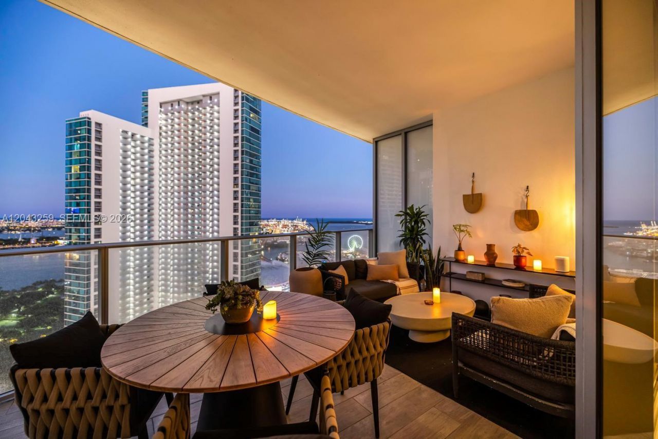 851 NE 1st Ave , Unit 3403, Miami, FL 33132 Photo