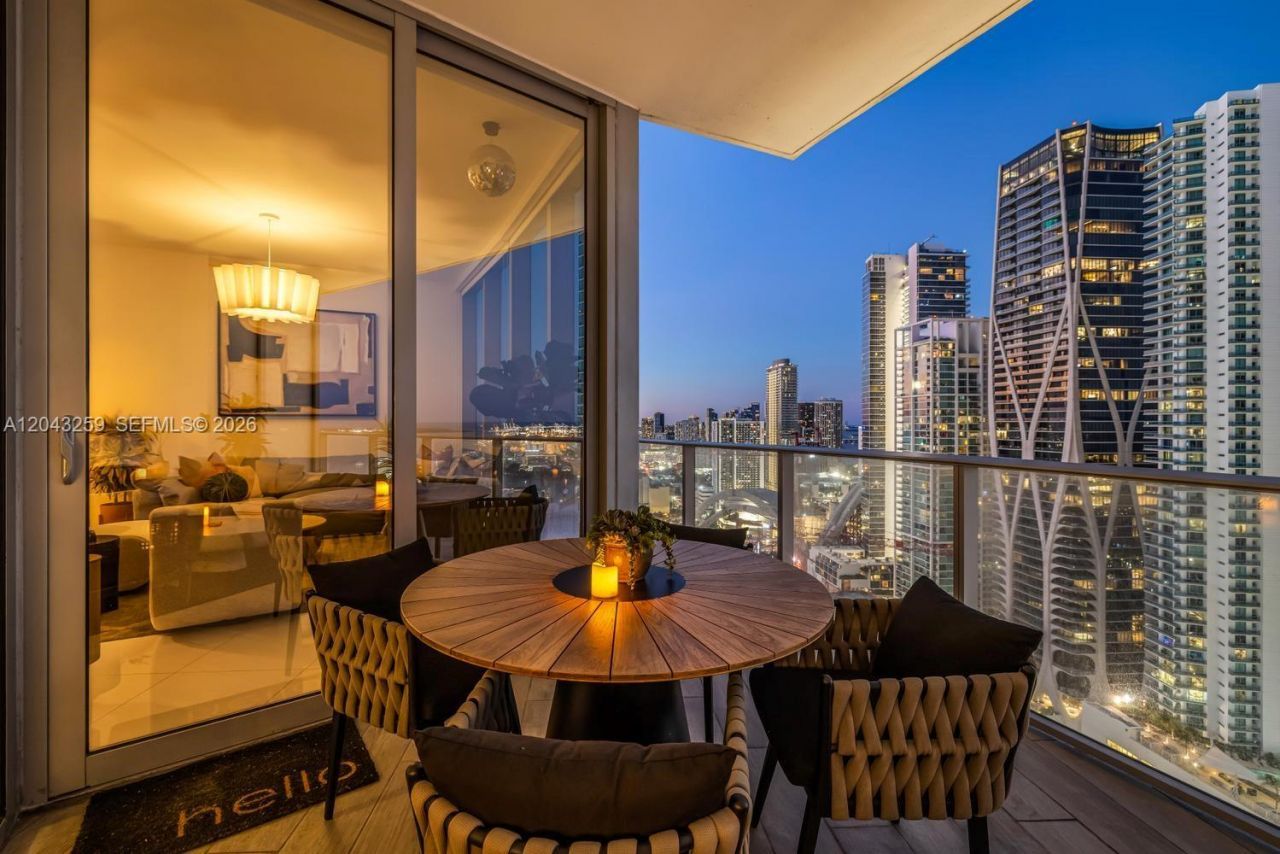 851 NE 1st Ave , Unit 3403, Miami, FL 33132 Photo