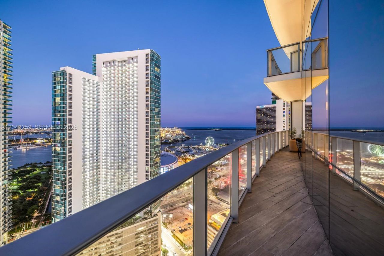851 NE 1st Ave , Unit 3403, Miami, FL 33132 Photo
