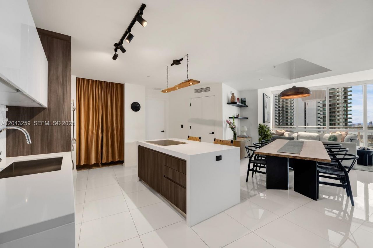 851 NE 1st Ave , Unit 3403, Miami, FL 33132 Photo