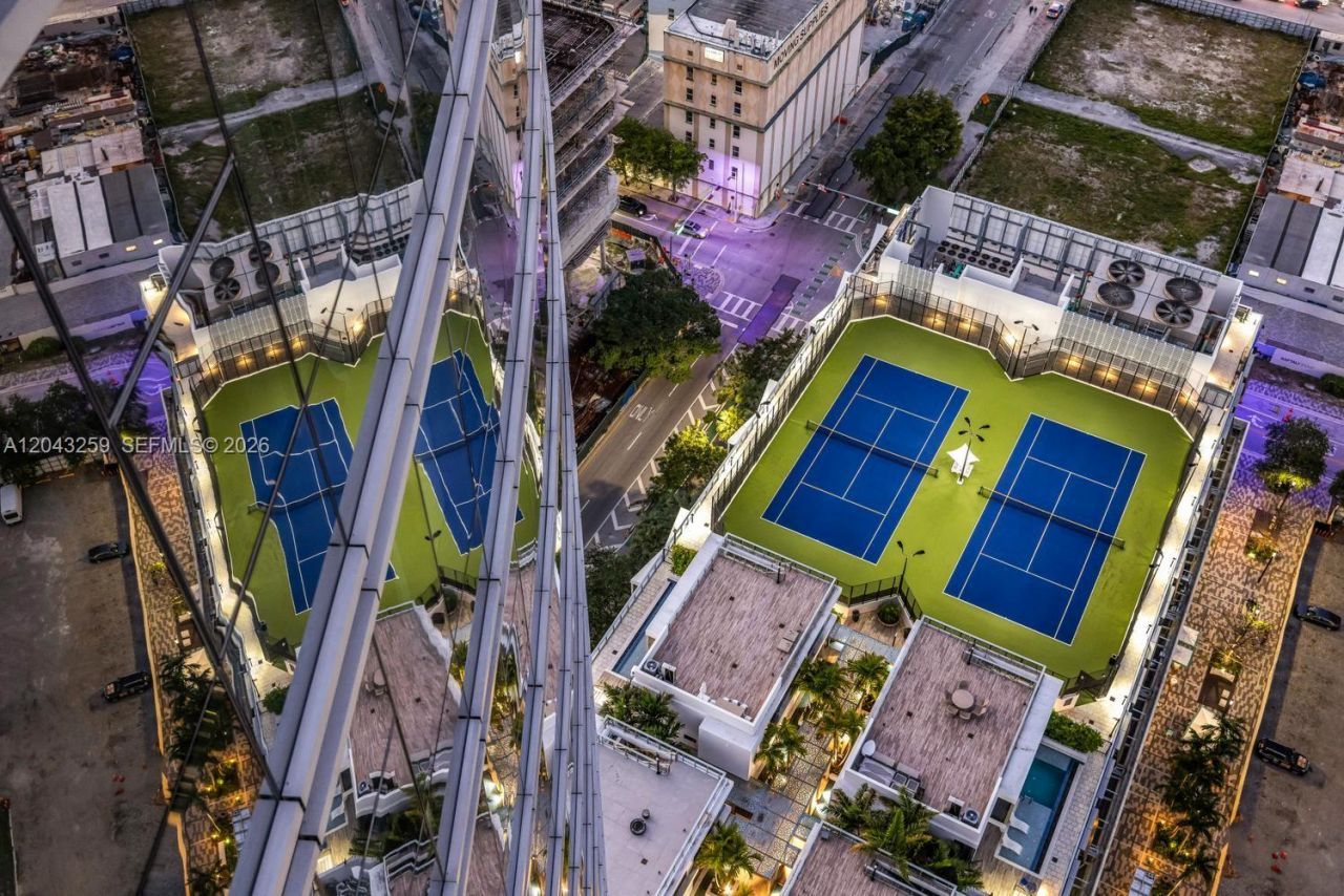 851 NE 1st Ave , Unit 3403, Miami, FL 33132 Photo